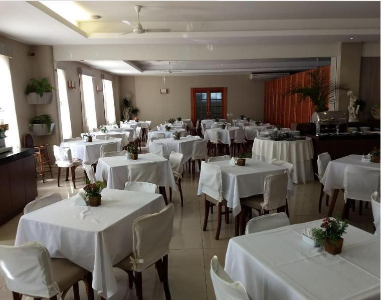 Dominguez Plaza Hotel